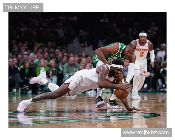 填满数据栏！米切尔·罗宾逊上半场3中3 砍6分5板2断1帽&4前场板