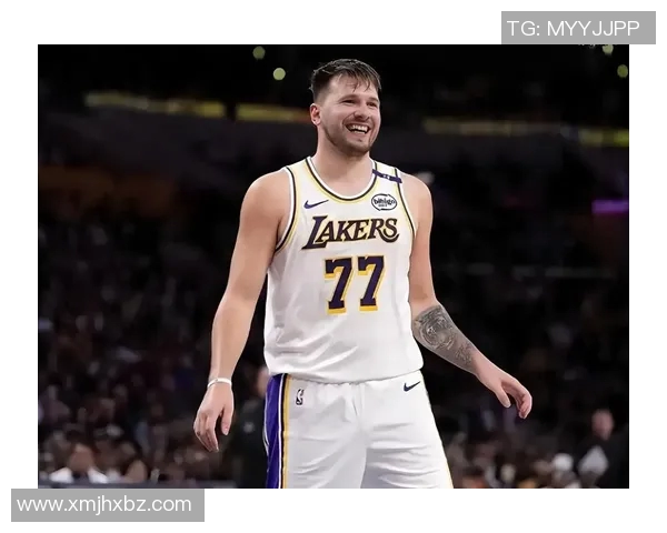 东契奇15分＆詹姆斯12分，里夫斯状态一般，湖人半场落后